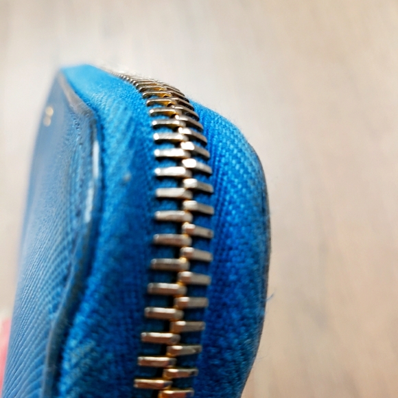 Prada Blue Saffiano Zip Wallet - Picture 9 of 14